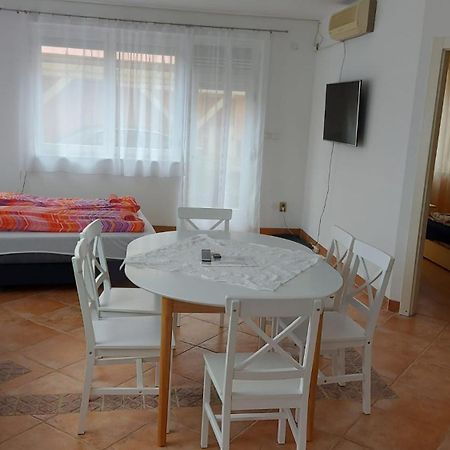 David Apartman Gyula Room photo